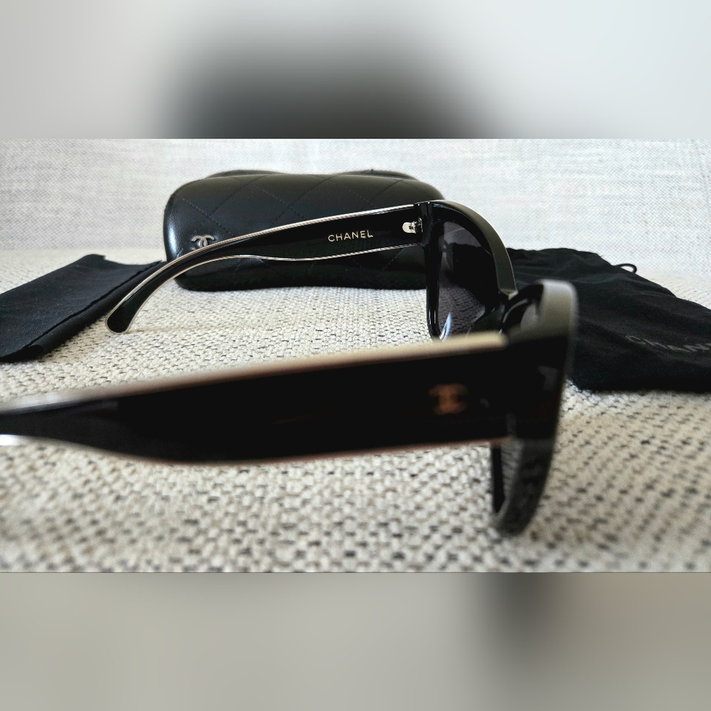 CHANEL CH5271 Women's Black and Chrome Cat Eye Sunglasses Size:OS Made In Italy - Picture 3 of 16